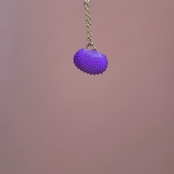 Purple Shell Faux Gold Necklace - Picture 6 of 6